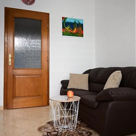 Apartment Nur